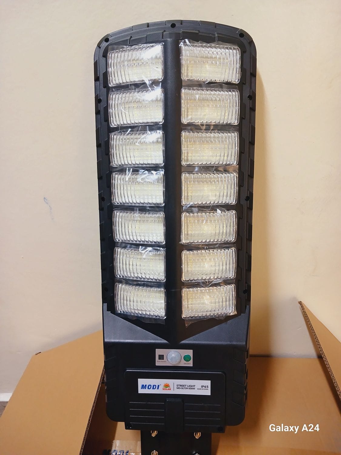 Modi Solar LED Street Lights Outdoor Motion Sensor Waterproof Lights for Security and Roads 200W - Image 3